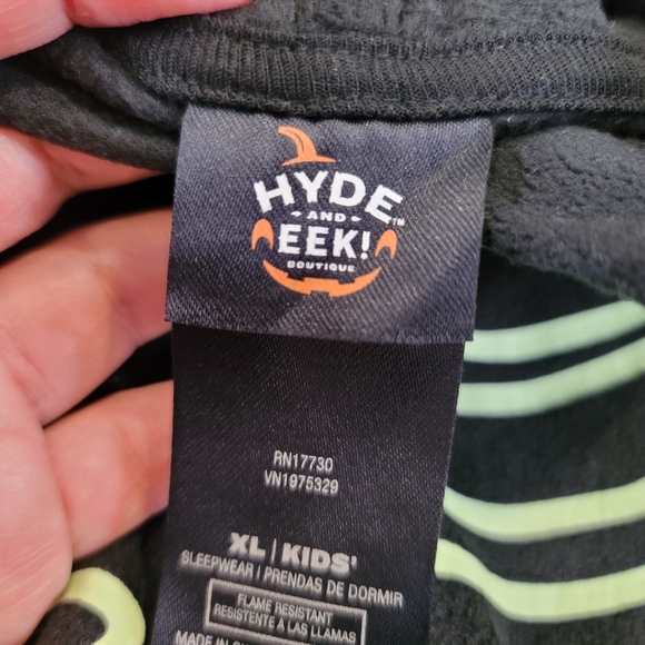 NWOT HYDE AND EEK! Fleece , Glow In The Dark Zip Up Onsie Size  XL Unisex - Picture 6 of 14